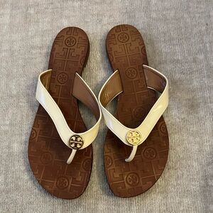 Tory Burch Cream Patent Leather Sandal Size 9